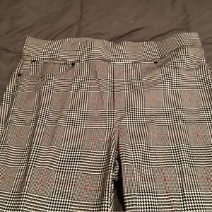 SEVEN ladies leggings.